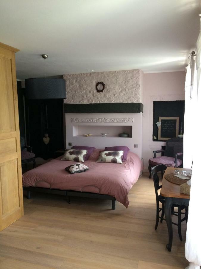 Le Couvent Bed & Breakfast Saint-Jean-de-Laur Exterior foto